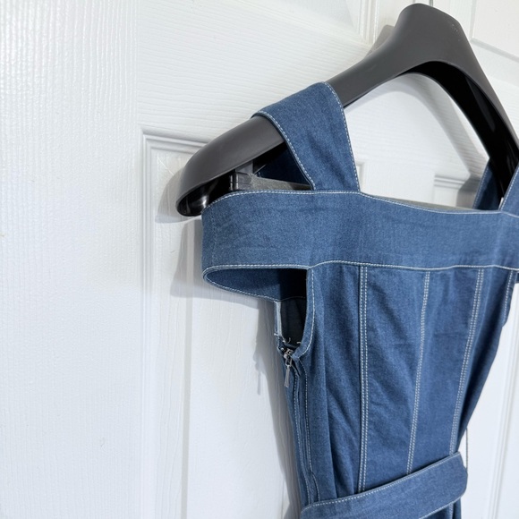 Only Jeans Stylish Off-Shoulder Denim Dress Size XS - Picture 3 of 9